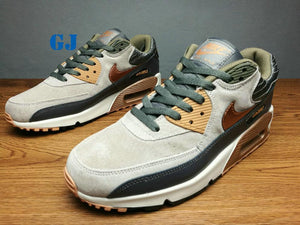 Nike Air Max 90 Women's Sneaker