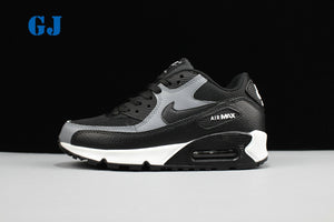 NIKE AIR MAX 90 ESSENTIAL SNEAKER