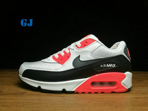 NIKE AIR MAX90 Essential Sneaker