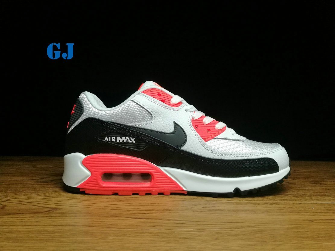 NIKE AIR MAX90 Essential Sneaker