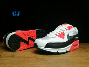 NIKE AIR MAX90 Essential Sneaker