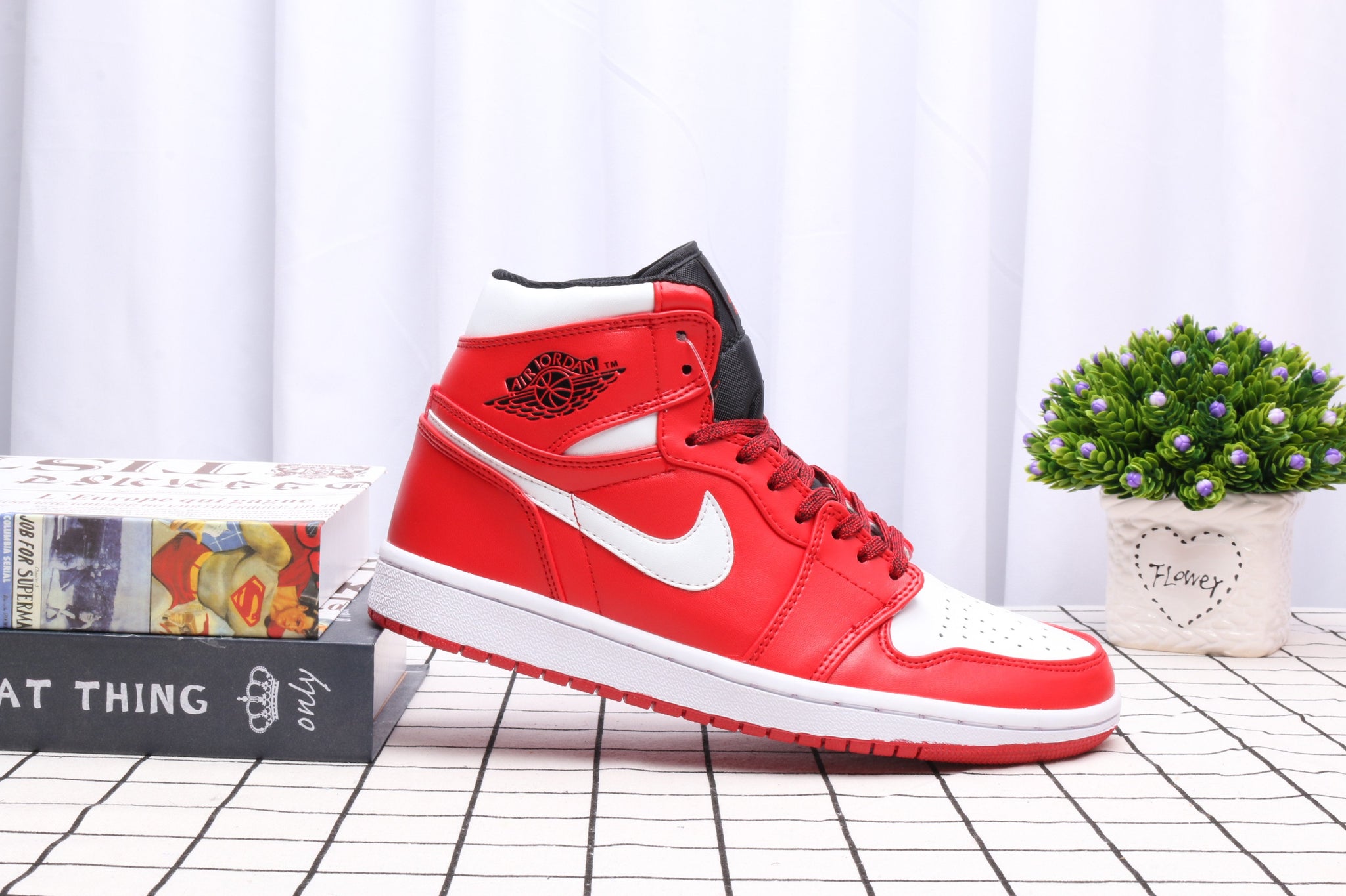 Nike Air Jordan 1OG Bred - Red
