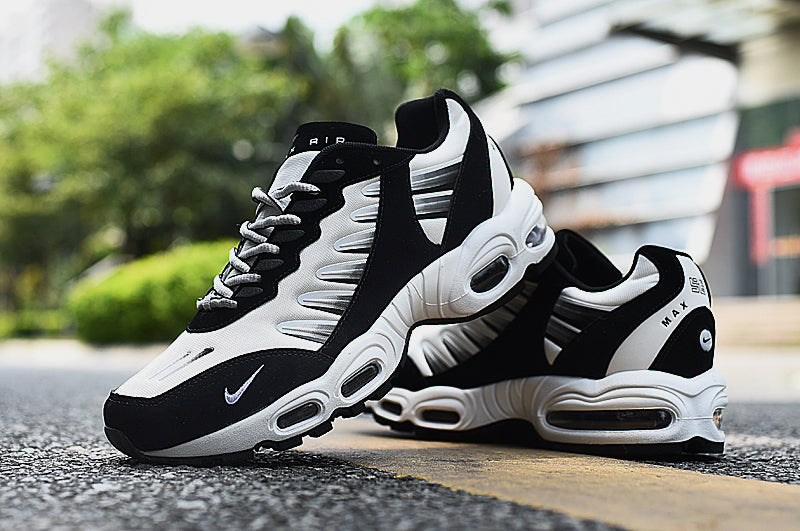 Nike Air AIR WORLD - Black