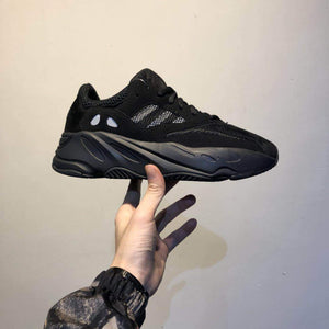 Adidas Yeezy Boost 700 - Black