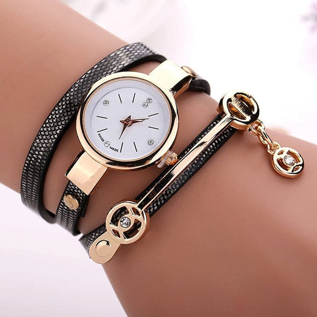 Women Golden Strap Quartz watch Wristwatch